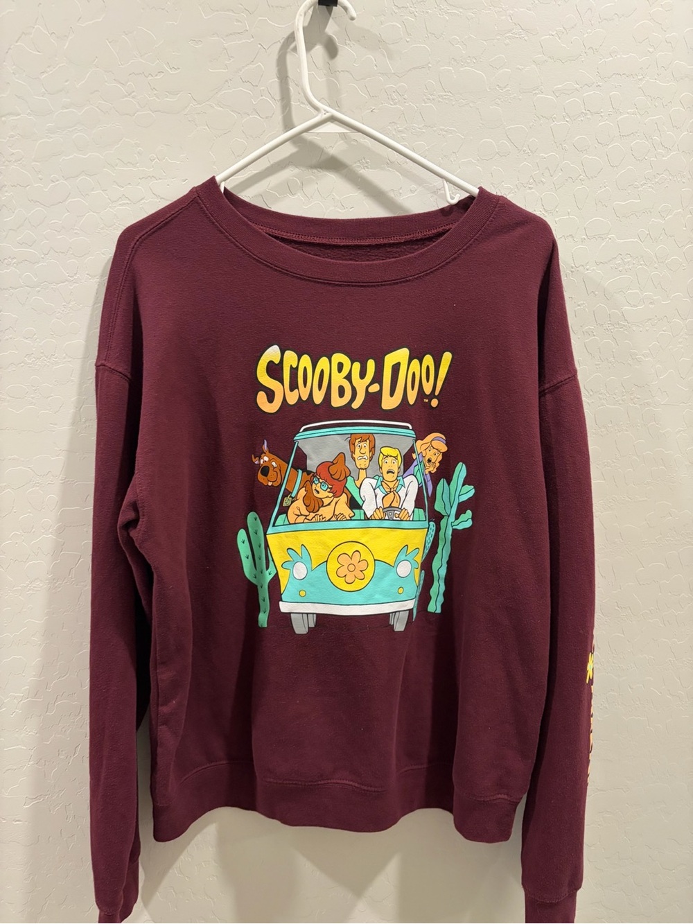 Scooby-Doo Burgundy Mystery Machine Cactus Graphic Sweatshirt XL
